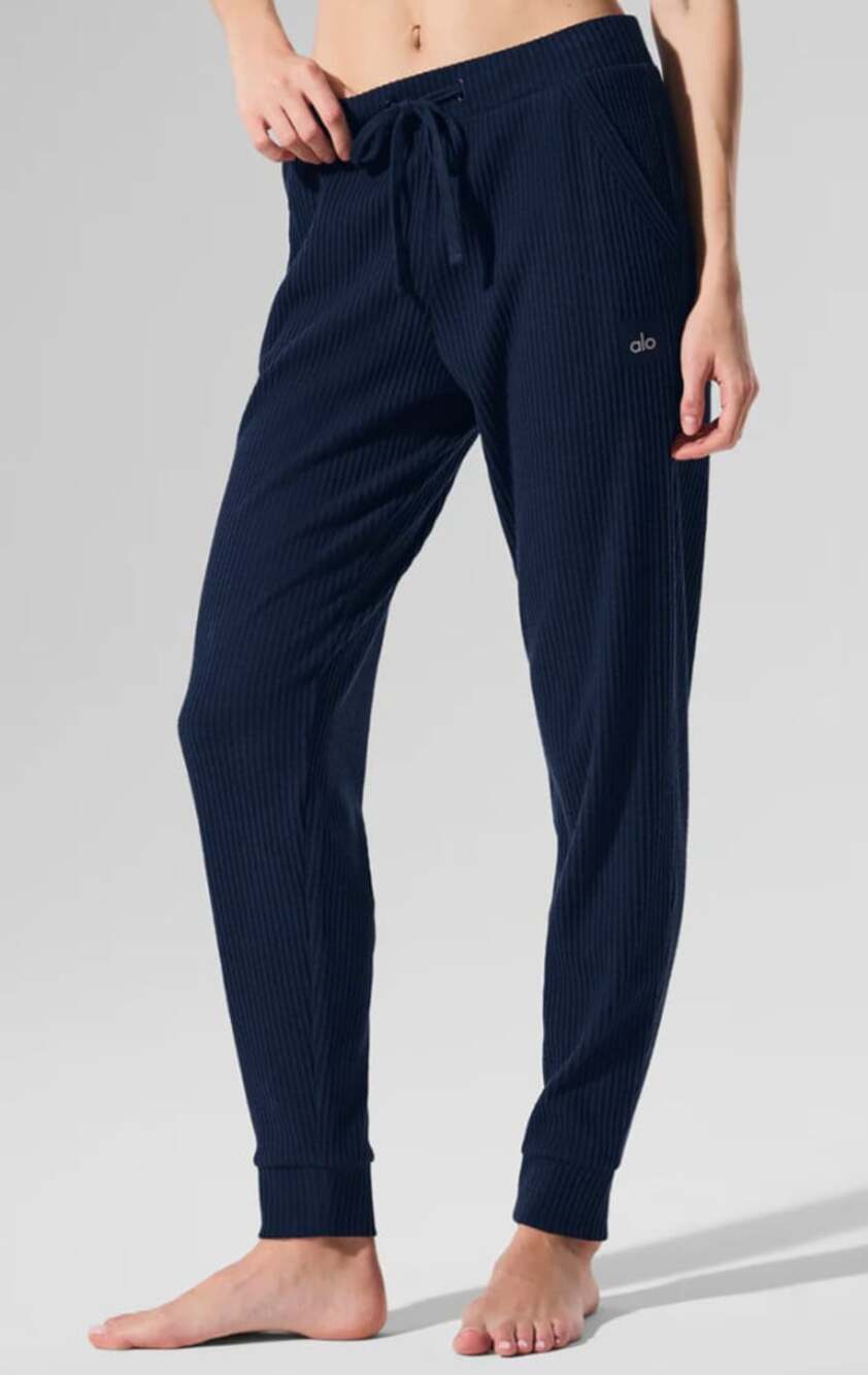 Alo Yoga Muse Sweatpant in Navy Size XS